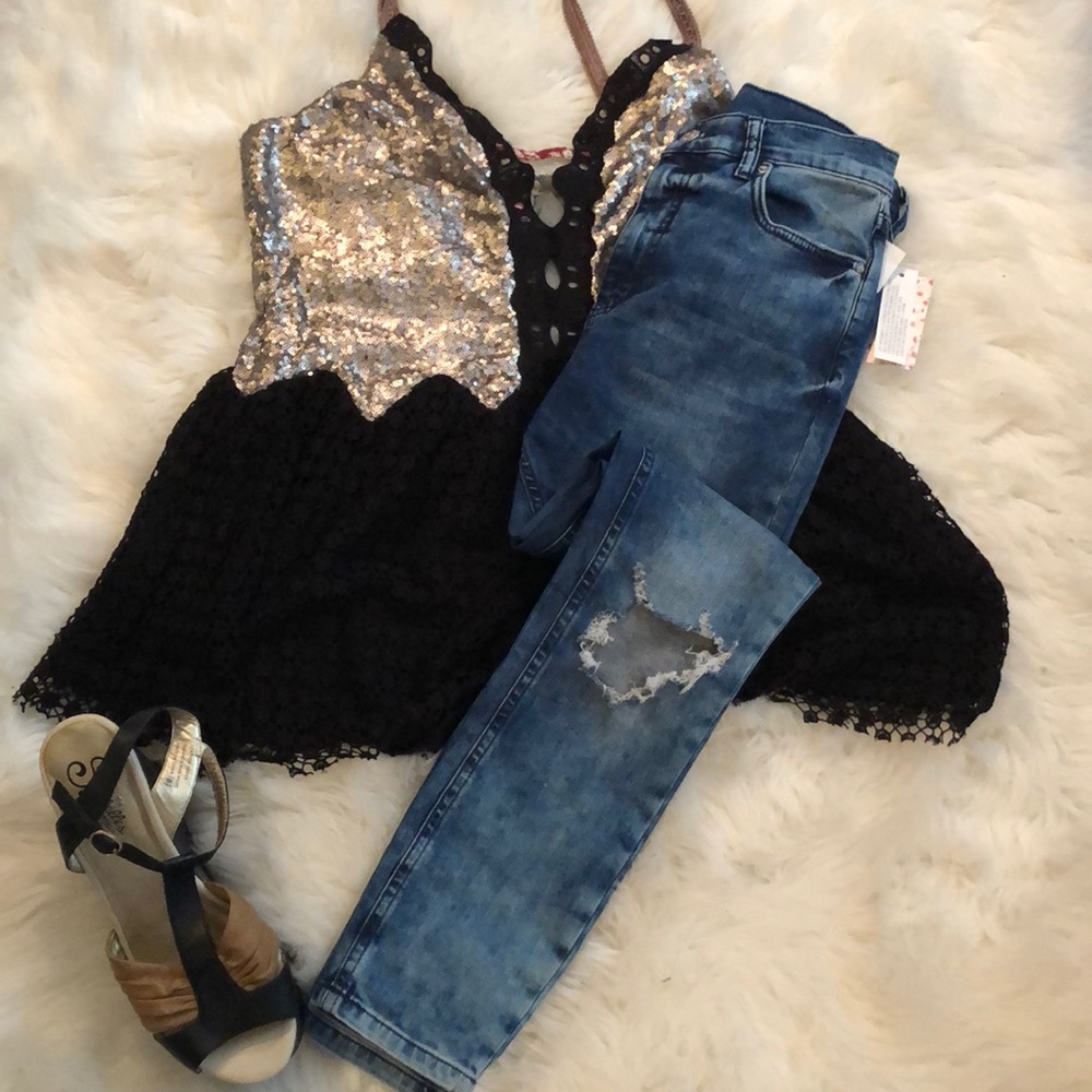 SALE NWT Free People High Rise Busted Skinny Jeans - Picture 4 of 4